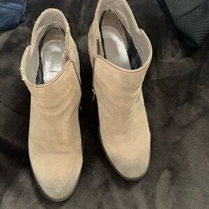 Very Volatile women’s wedge bootie